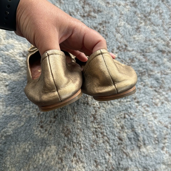 Sam Edelman Beatrix Egypt Spike Cap Toe Flats Gold 7 - Picture 5 of 8